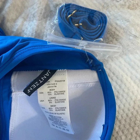 NWOT Jantzen® Solids Vamp One-Piece bathing suit size 6 - Picture 9 of 9